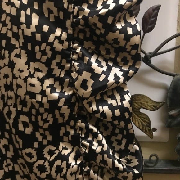 Guess - Picture 6 of 7